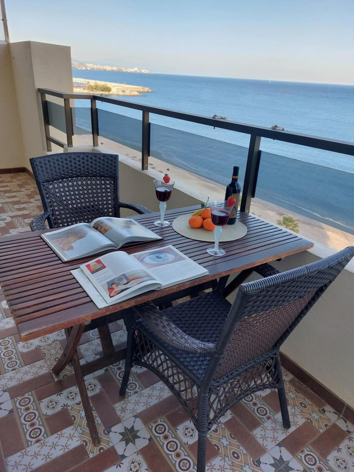 Paseo Del Rey - Fuengirola 2 Bedrooms Oceanfront Apartment Exterior photo