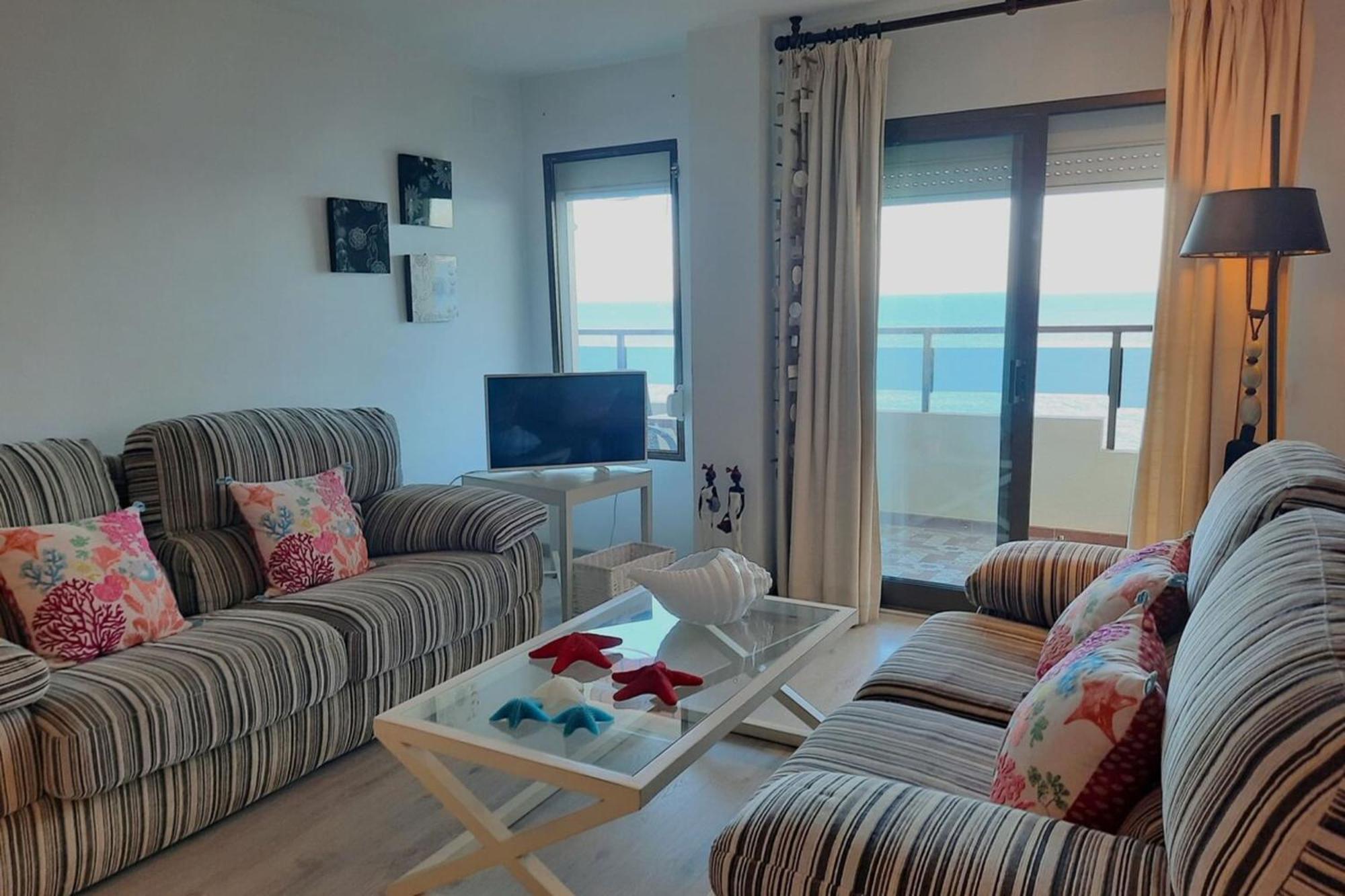 Paseo Del Rey - Fuengirola 2 Bedrooms Oceanfront Apartment Exterior photo